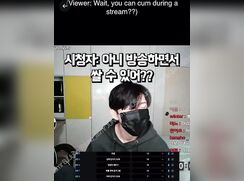18 year old Korean boy gets hidden blowjob during livestream (cum not shown)