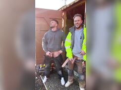 2 builder lads having fun LOL