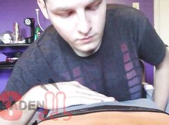 skaden gets some young dick from the laptop boy--052