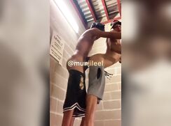 Novinho da pica grande arromba um cuzinho