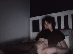 teen camboy cums on his abs