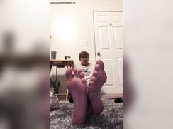 Hot teen shows off his big, sexy boyfeet.
