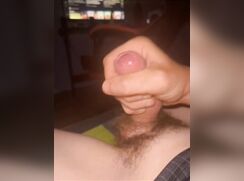 Hung French teen cums on discord