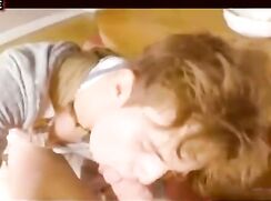 Sucé et baisé par son demi frère
