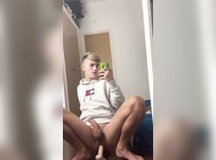 Hot and Sexy Dildofan