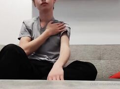 cute urtwinkyjonathan after shower baited for fans off