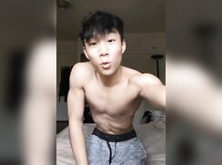 阳光年轻帅气直男男大被采访