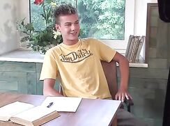 two friends in unexpectable meeting