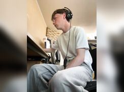 cute big cock max cumming on live cam