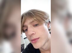 cute fit blonde dylan f snapchating jo