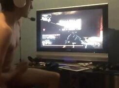 Twink Plays Call of Duty and Cums