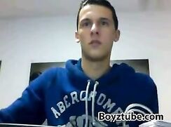 Sven jerking-off in cam