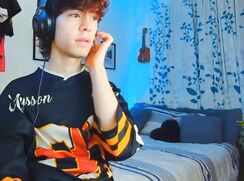 BEAUTIFUL NORWAY TEEN - ASS PLAY