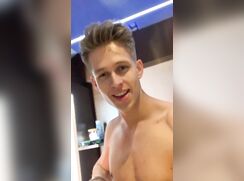 cute fit nills tatum jerks off cumming in suntanned cabine
