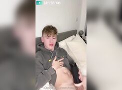 Tom Baker - solo webcamer twink porn