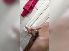 Latino do pau enorme