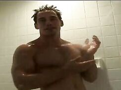 solo muscles hunk shower and wank