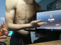Yummy YouTuber hunter Livestreams