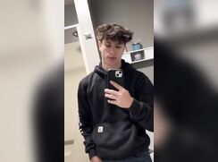 cute str8 american guy jerking in his bedroom