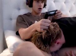 Twink gets hot sloppy blowjob while gaming