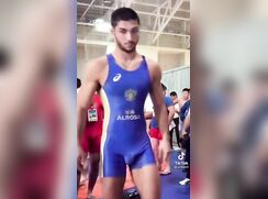 Wrestler Weigh In Singlet Bulges porn