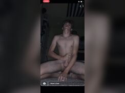 Dude jerks off on floor