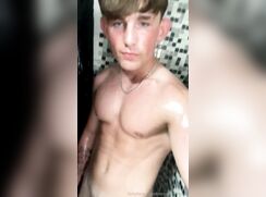 cute tom gomer baited hot off