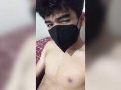 @imma_pee hot and cute guy with great cumshots