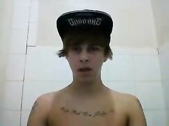 Straight teen boy takes a bath and jerks off