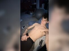 Hot YouTuber hunter jerk off and assplay