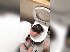 Shaved Uncut Cock Pisses On Twink’s Head porn