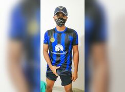 football-player-makes-a-punishment-p1080