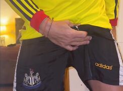 piss-toilet-luke-get-feed-by-josh-p1080