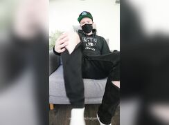 Jerk off and cumshot on ripped jeans - 10-03-25