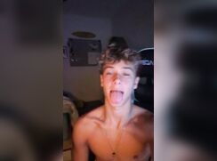 cute fit tanned blonde snapchating jerks  show