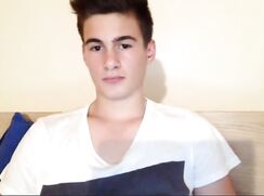 German guy Jonas strips and wanks