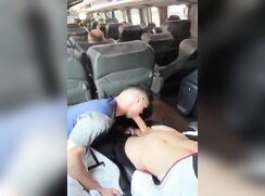 Bus blowjobt