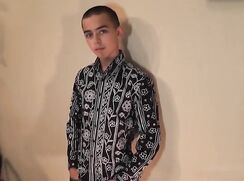 19 _N_ Hairy but shaved pubis