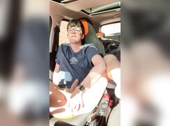 Nerdy Twink Fingers in Parking Lot — DM123