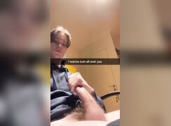 cute snapchating baiting off