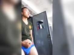 Public changing room jizz - 10-19-25