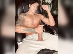 Alejandro Pino Show.