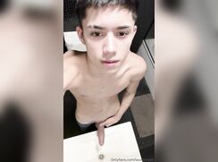 laureanook 0I38dkcmu8hcp3wgx3wlt_Source