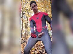 spiderman sprays webcum