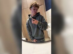 cute snapchating wanks off