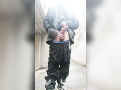 HUGE DICK TWINKS PUBLIC SHOW OFF