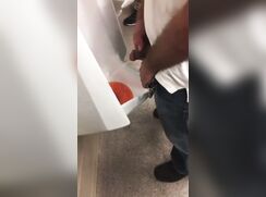 Spy: Handsome hairy meaty pisser