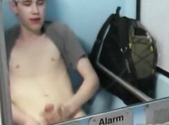 Hot Cuttie Solo On Public Train