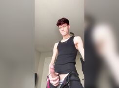 Twink cums massive load - 11-13-25