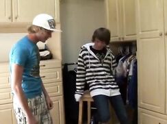 Jesse and Tommy in college room